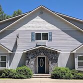 The Inn of Lake George
