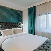 Suru Hotel & Restaurant