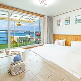 Yeosu Hi Mom Kids Family Pension Black
