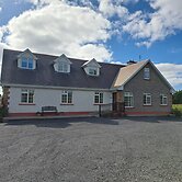 Spacious 6-bed House 10 Minutes From Knock Airport