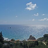 Studio Apartments on Pelekas Beach With Swimming Pool and sea View