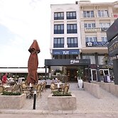 Tut Hotel