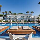 So White Beach Resort