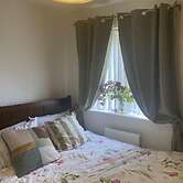 2 bed Close to Leeds City new Built Free Parking