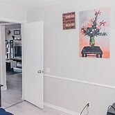 New-20p off-Uptown Love MPLS next to Fun