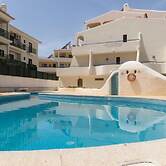 Stunning Olhos do Mar Apt, Albufeira