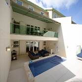 Luxury 3-bed Villa, St James, Near Beach & Gym