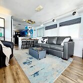 2 Story Houseboat Seeking a Captain Fishpets Ok