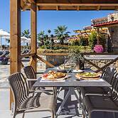 Akrolithos luxury suites
