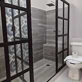 Cozy studio across from the Ocean E12