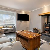 Maynor - Large Luxury House Log Burner Central Location