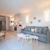 Lovely 2 Bedroom Apartment Vouliagmeni