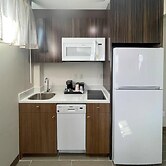 MainStay Suites Bronx - Belmont