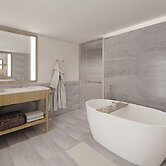 Hamilton Princess - Fairmont Gold Experience