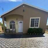 2-bed, Sleeps 4, Private Garden, Parking