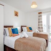 Impeccable 2-bed Apartment in Romford