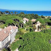 Le Hameau des Pesquiers Ecolodge, Curio Collection by Hilton