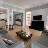 The Elegant Summer House