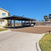 Bungalow Tarvana #2 3 Bedroom Home by RedAwning