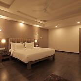 Pride Biznotel Gir Sasan