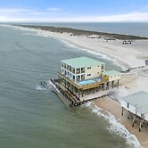 Shamrock Shores - Gulf Front West End Pet Friendly Property With Room 