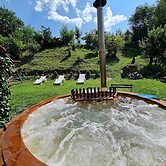 House of Rei With Hot Tube