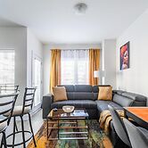 4BR 3BA Townhouse on Lake Ontario Free Parking Gym