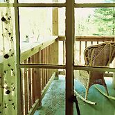 1st fl Luxury Apartment, Sanctuary of the Swan Wellness Whole Home Hot