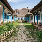 5 Chirpici - Small Traditional Resort