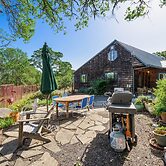 Healdsburg Home With Magnificent Vineyard View 2 Bedroom Home by RedAw