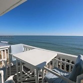Ocean Breeze - Stunning Views - Oceanfront - 3rd Floor - You Deserve A