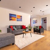 Character 4BR Home - Seaview - Skyline - Hot tub