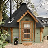 Hobbit Cabin for 2 - Outdoor Bath / Wood Burner