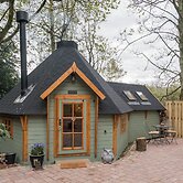 Cozy Carluke Lodge Retreat