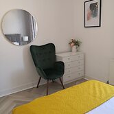 Modern 3 bedrooms house with 6 guests