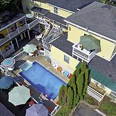 Beach Motel & Suites