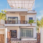 Central Modern Private Villa by La San