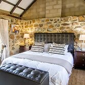 Flitwick Ranch - Bull Stables Room 7