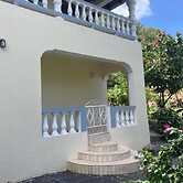 Stunning 2-bed Apartment in Grand Roy, Grenada