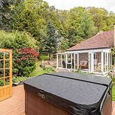 3 Bedroom Bungalow With Htub & Private Loch Access