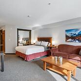 LARGE Studio | Ski In/Out | Pool & Hot Tubs | Central Upper Village Lo