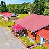 Love Hotels St John River by OYO at Fort Kent ME