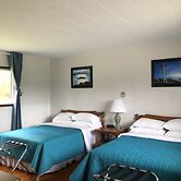 Coach House Motel 20 km East Terrace Bay