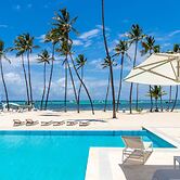 Family Getaway Apartment - On The Beach