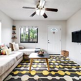 2 Bed2 Bath House with Backyard Jacuzzi