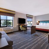 Hampton Inn & Suites Marina