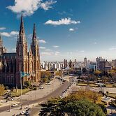 Dazzler by Wyndham La Plata