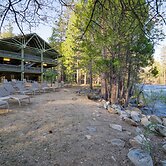 Cedar Grove Lodge