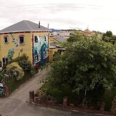 Bazil's Hostel & Surf School