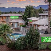 Pines Inn & Suites